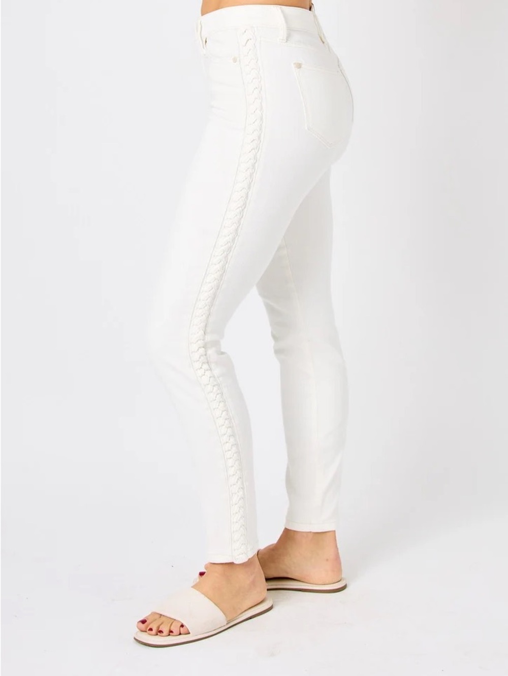 Judy Blue White Braided Side
Relaxed Fit Jeans